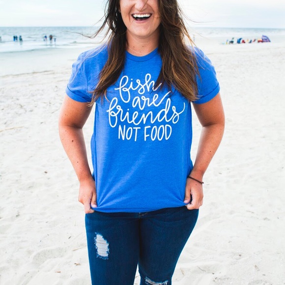 Fish are friends not food tee - Picture 2 of 2